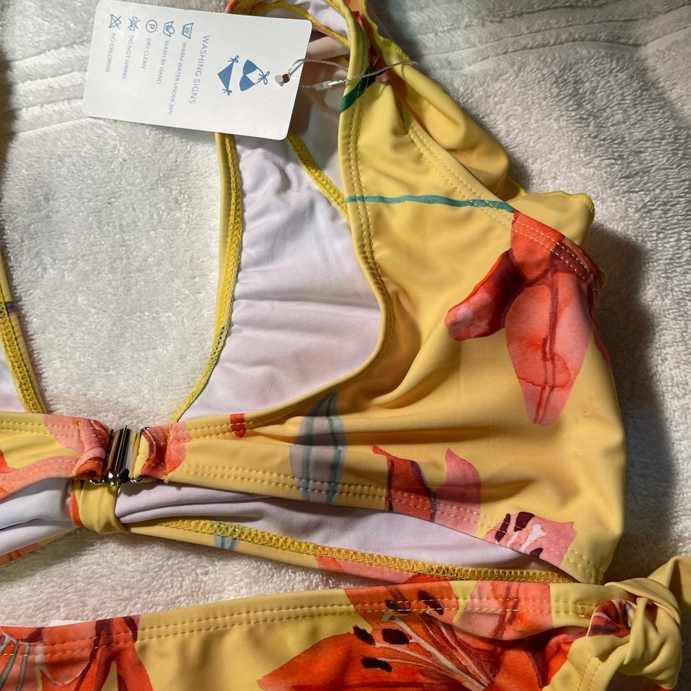 BEACHSISSI XL FLOWERED BATHING SUIT NWT - Picture 13 of 13